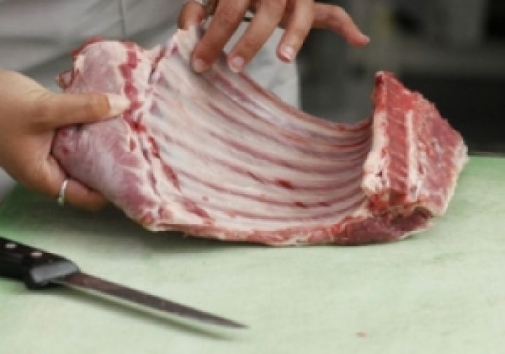 Германия ввела запрет на ввоз свиных мясопродуктов из Украины 