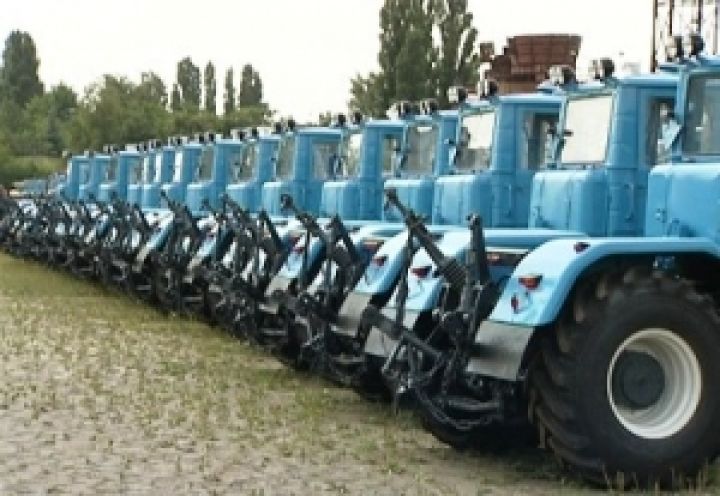 Кабмин обеспечит заказами Харьковский тракторный завод