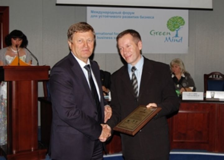 Справа: Виктор Заклицкий, главный инженер корпорации по техногенно-экологической безопасности