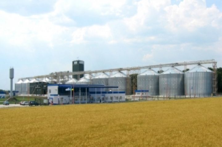 Элеваторный комплекс НИБУЛОНА принял 400 тыс. т зерна