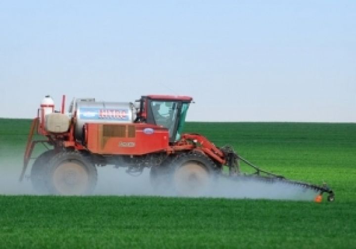 Для весенне-полевых работ украинским аграриям потребуется 30 тыс. т СЗР
