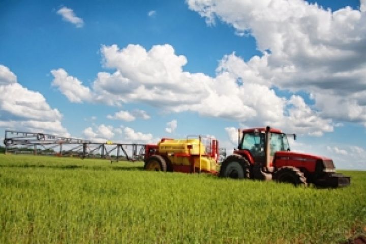 Весной на украинские поля выйдут 187 тыс. тракторов