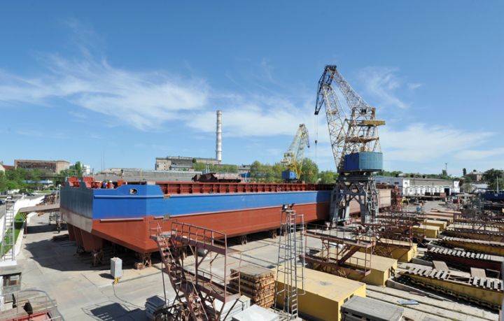 НИБУЛОН строит 140-метровое судно