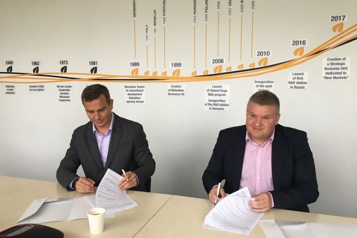Слева направо: генеральный директор HarvEast Дмитрий Скорняков и директор MAS Seeds в Украине Сергей Тимошенко