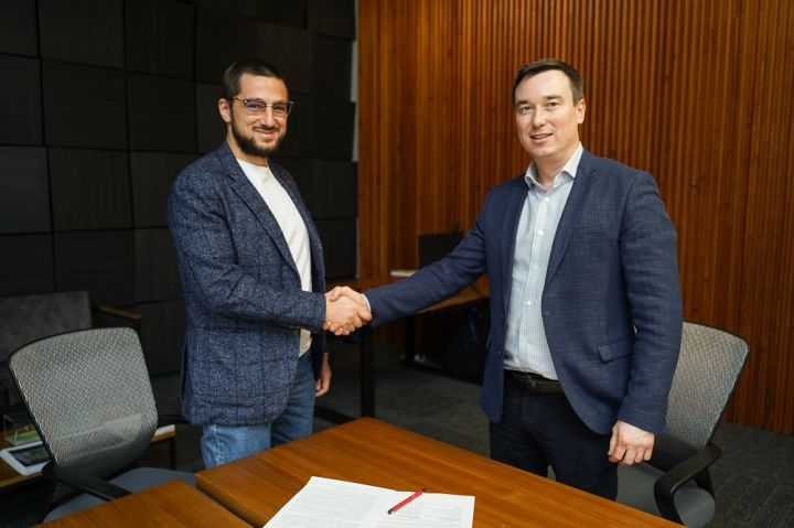 From left to right: Daniil Shufani, owner of Variant Irrigation, and Mikhail Petrov, head of the Prydniprovskyi Cluster of Kernel