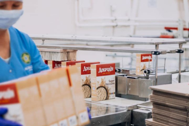 Український завод по виробництву пластівців відновлює поставки продукції до Європи 