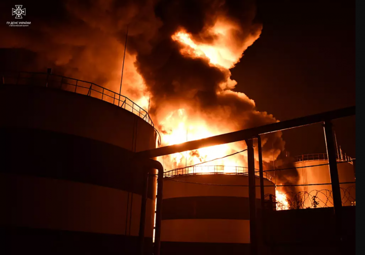 Fire is raging at vegetable oils transshipment facility in the port of Mykolaiv, Ukraine. October 16, 2022