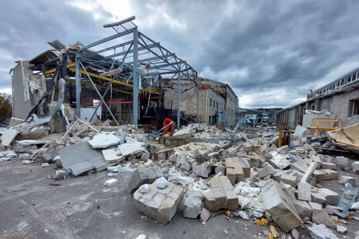 Пошкоджений завод компанії Сокіл в Харківській області
