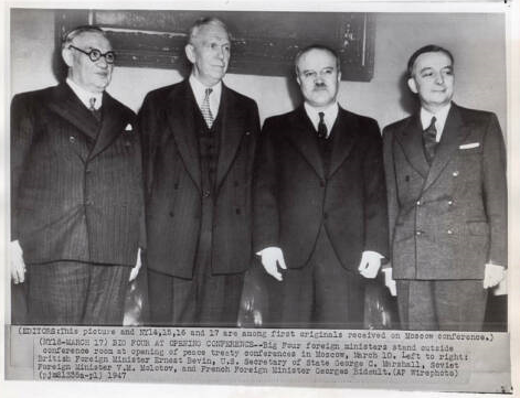 Учасники Московської конференції, 1947 р.