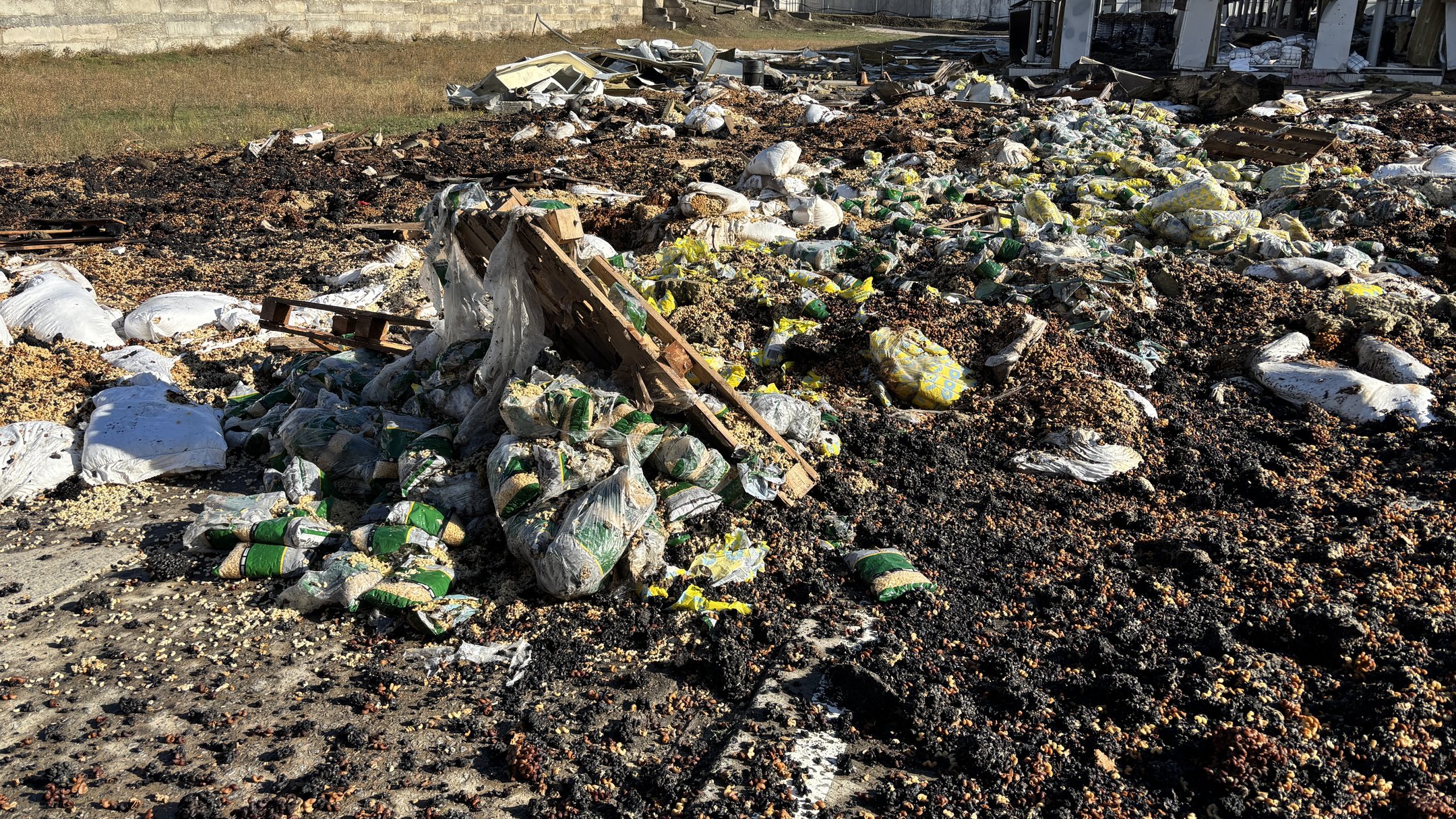 Результати атаки на підприємство. Фото: Суспільне Результати атаки на підприємство. Фото: Суспільне