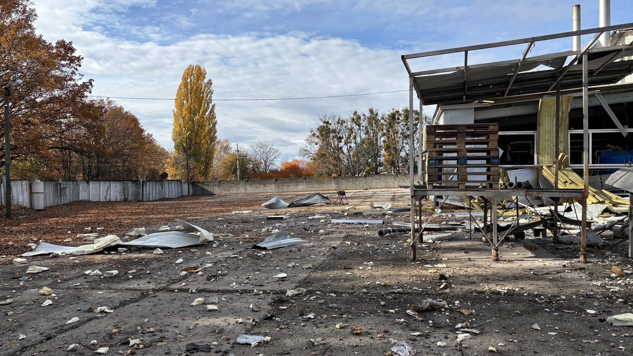 Результати атаки на підприємство. Фото: Суспільне Результати атаки на підприємство. Фото: Суспільне