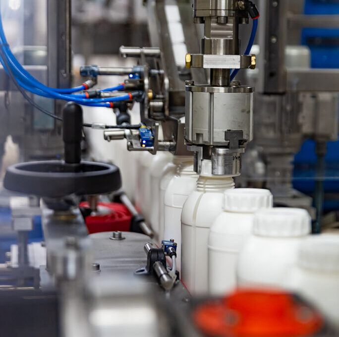 Свою продукцію Pentagon Trade One фасує у широкий спектр тари