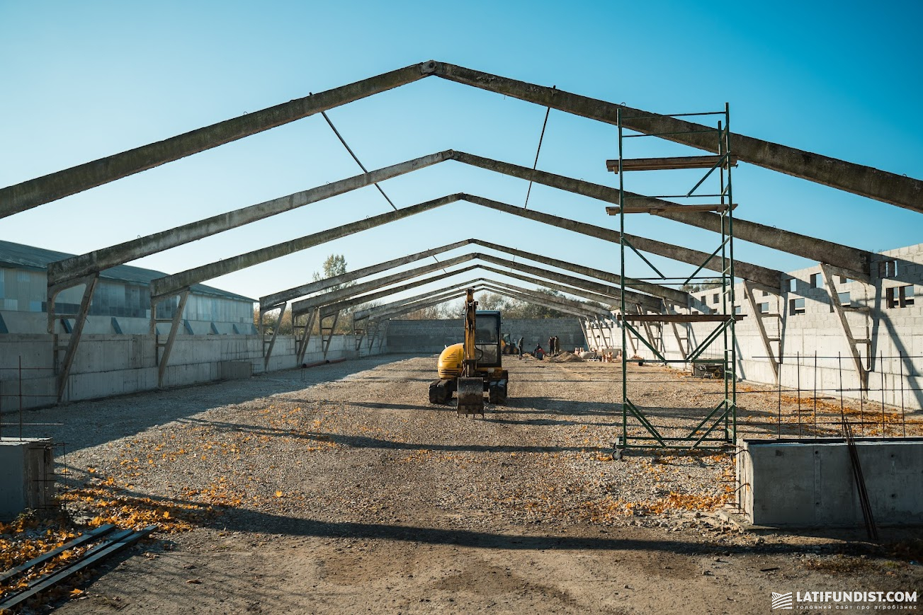 Будівництво свинокомплексу в компанії «Агроінвест», Тернопільска область, 2025 р. Будівництво свинокомплексу в компанії «Агроінвест», Тернопільска область, 2025 р.