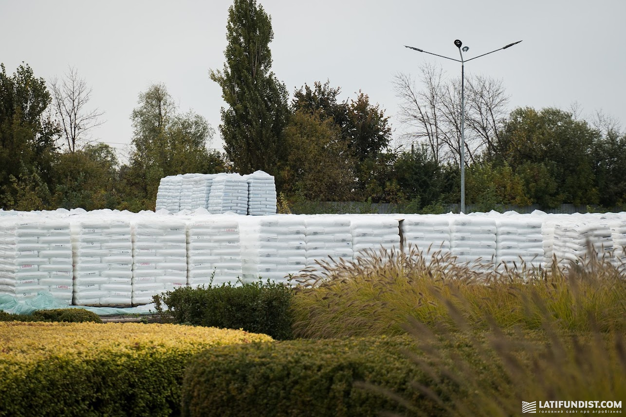 Сировину для заводу постачає «Український полімерний маркет»