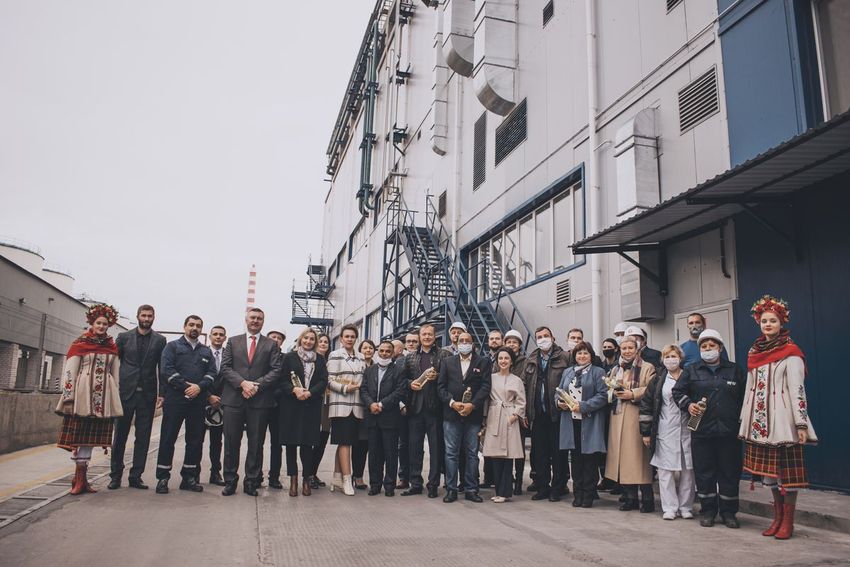 Delta Wilmar Ukraine staff celebrating the launch of a new production line on 3 Nov. 2021