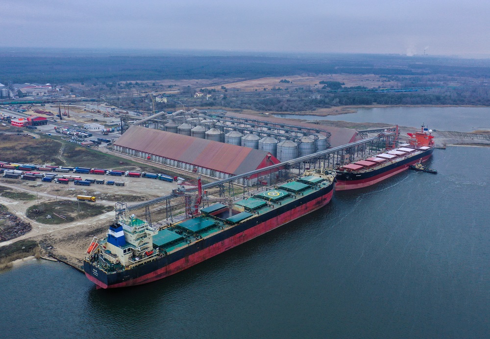 Bulk carriers being loaded at EVT Terminal in the Port of Mykolaiv