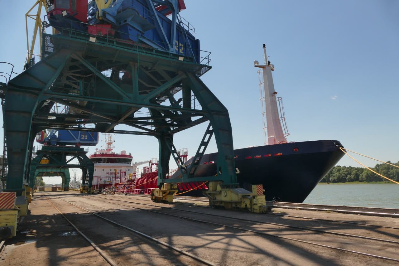 A vessel is loaded in the port of Izmail