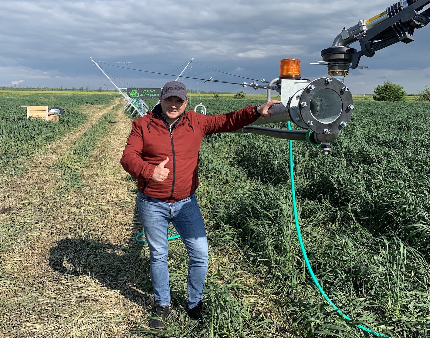Костянтин Грищенко на полі компанії «Ерідон» з обладнанням від Variant Irrigation