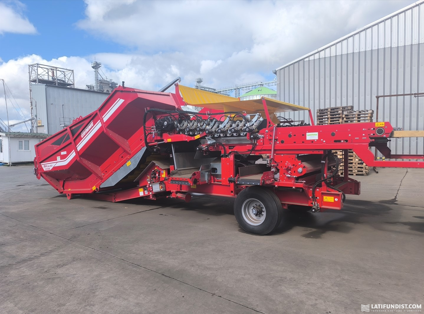 Картоплезбиральна техніка на базі «Контінентала» у Львівській області Картоплезбиральна техніка на базі «Контінентала» у Львівській області