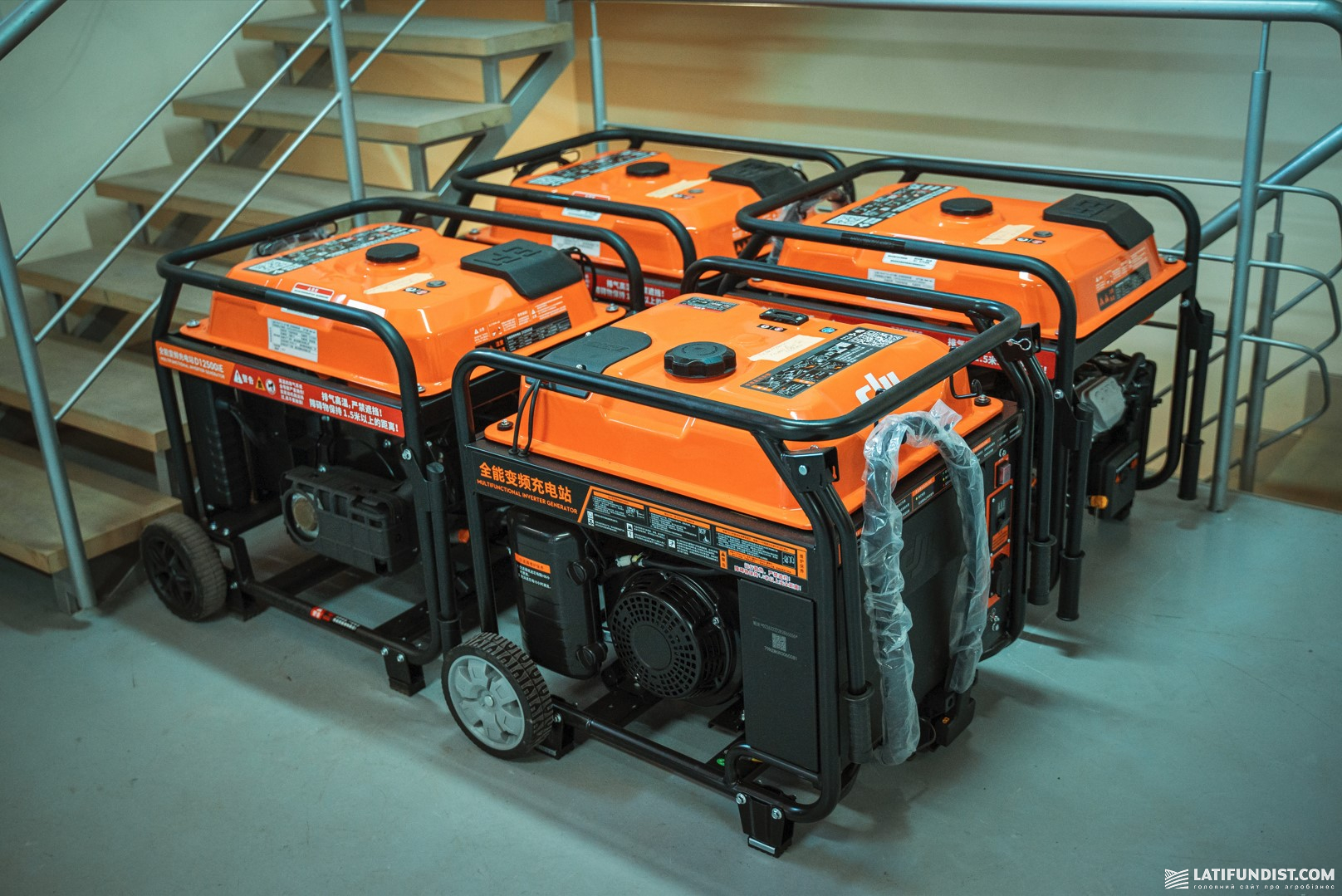 Невеликі бензинові генератори для адмінстративних і неважких промислових задач