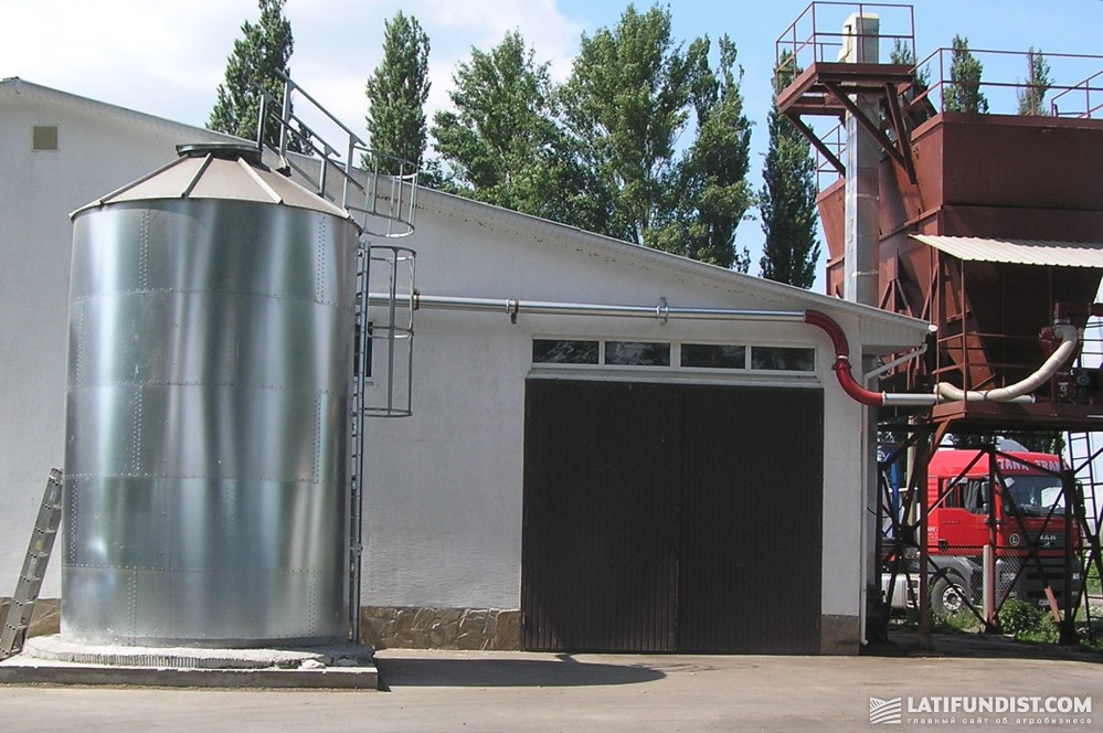 Пілотний біодизельний завод ВП НУБіП України продуктивністю до 3 т на добу. Фото Семена Драгнєва, 2013 рік