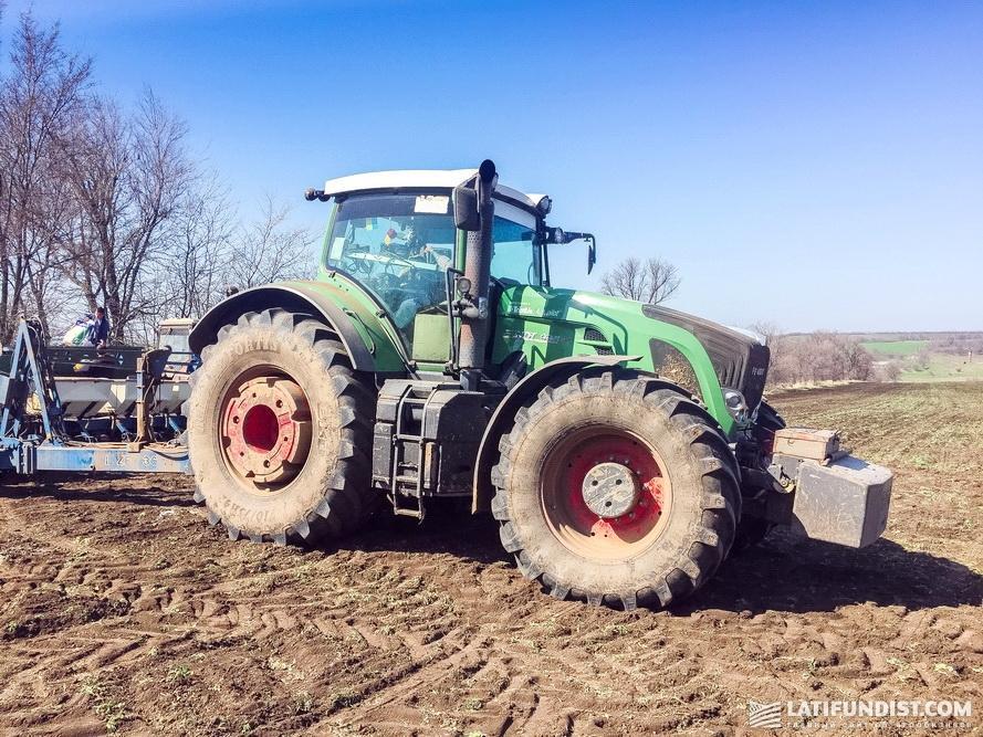 A Fendt 936 Vario tractor