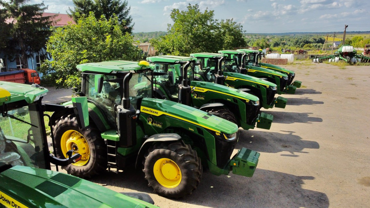 14 тракторів John Deere відправлять до кластерів ТАС Агро у Вінницькій та Чернігівській областях