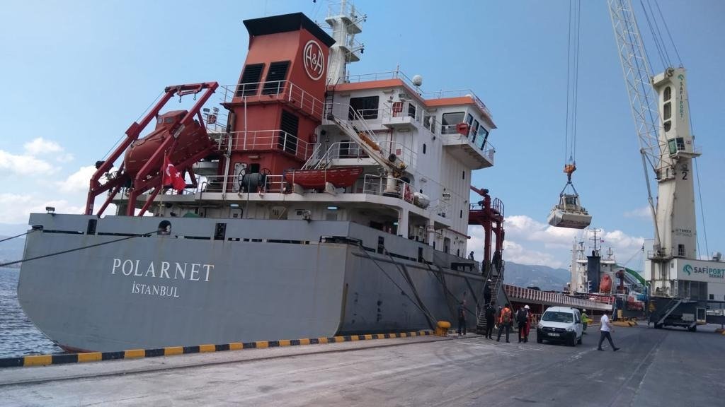Завантаження судна Polarnet кукурудзою у порту Чорноморська на початку серпня 2022 року