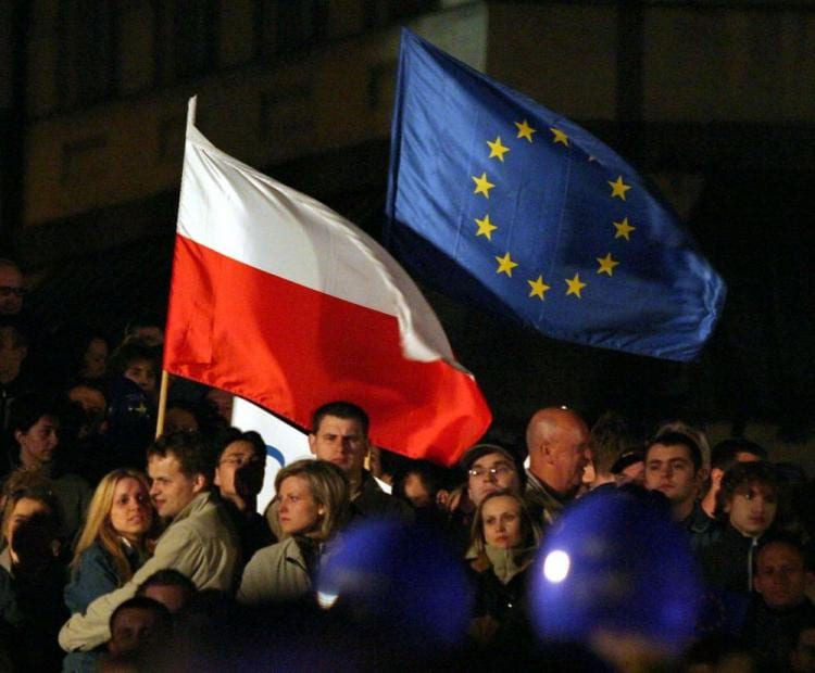 Урочистості з нагоди вступу Польщі до ЄС, 2004 р. Фото: PAP/P. Рибарчик